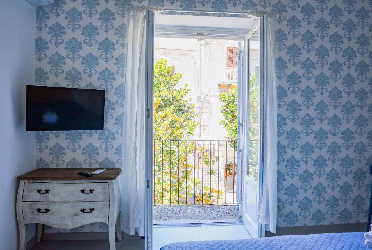 Corso Vittorio Elegant Suites Lipari Exterior photo